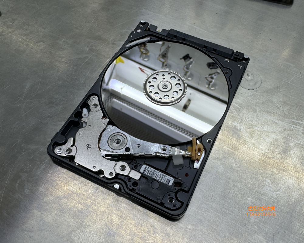 WD10SPZX-22Z10T1笔记本硬盘异响开盘数据恢复成功