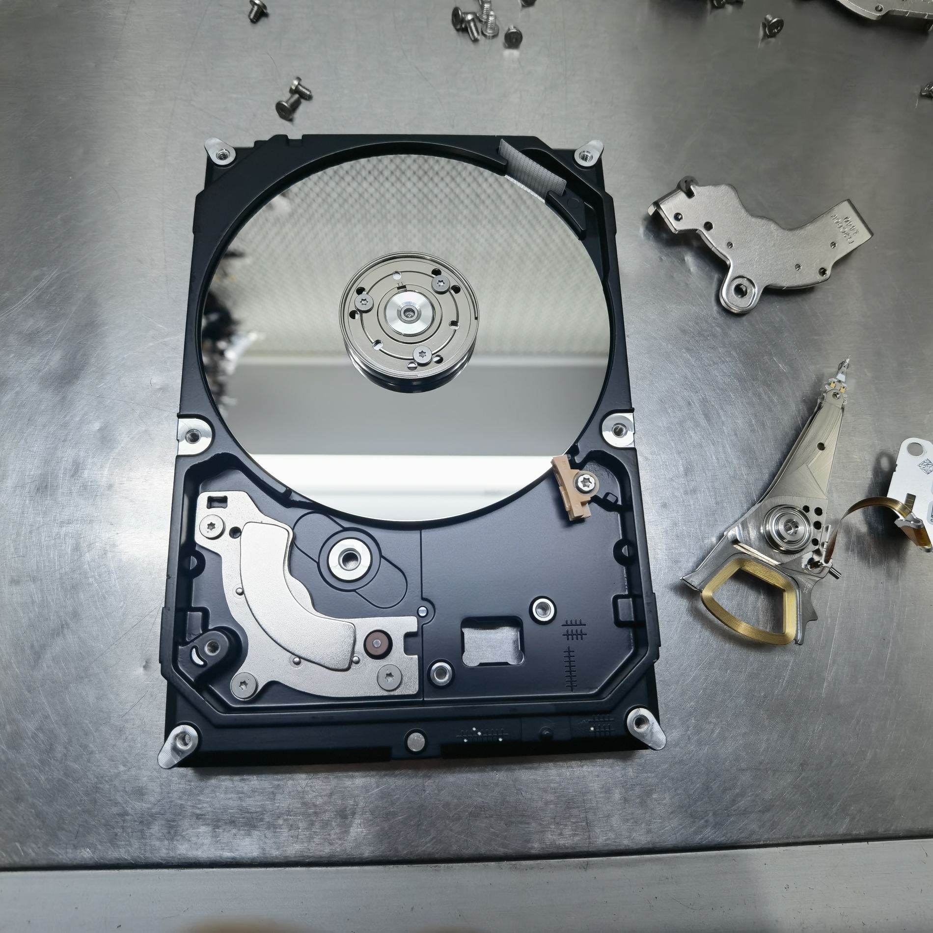 ST1000DM003-1ER162希捷台式机硬盘磁头损坏开盘数据恢复成功