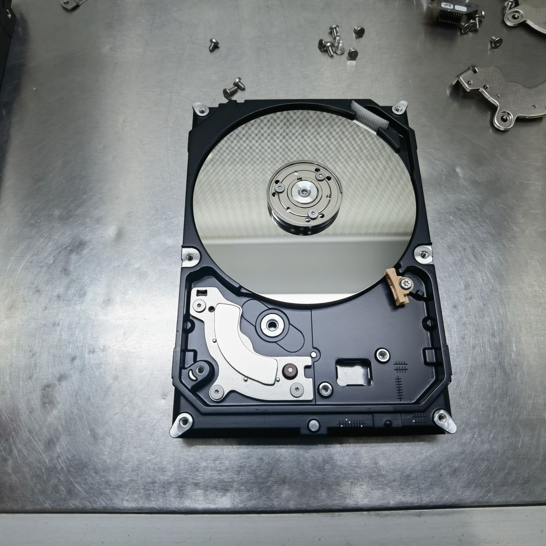 ST1000DM003-1ER162希捷台式机硬盘磁头损坏开盘数据恢复成功